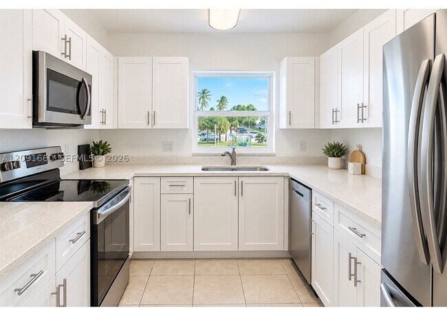 Building Photo - 2600 S Ocean Dr