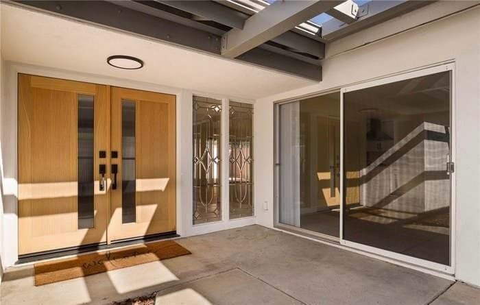 Building Photo - 20017 Hemmingway St