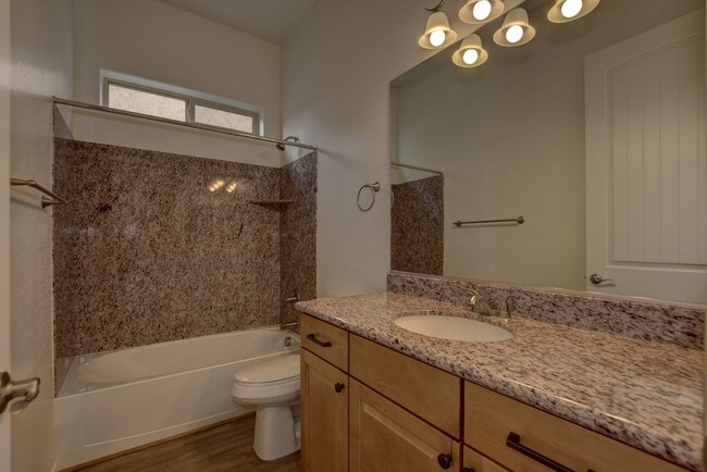 Building Photo - 3 bedroom, 2 bathroom home in Granville
