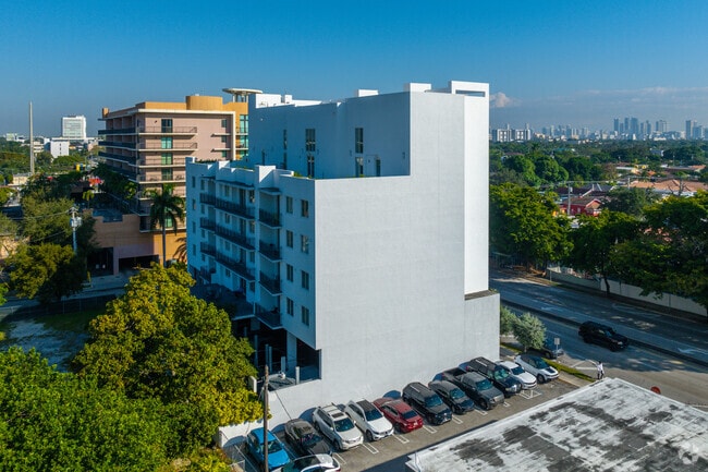 1710 SW 27th Ave - Roami at Grove27