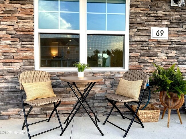 Building Photo - 69 Outrigger Dr