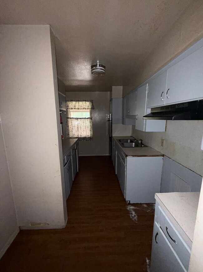 Building Photo - 3br 2 bath home on large lot