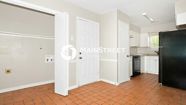 Building Photo - 3 Bedroom Pet-Friendly Home in Horn Lake, MS with Main Street Renewal