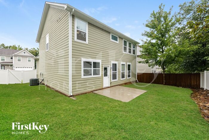 Building Photo - 2037 Hamilton Hill Dr