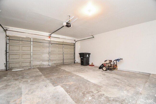 Building Photo - 17022 Quail Park Dr