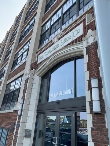 Building Photo - 3963 W Belmont Ave