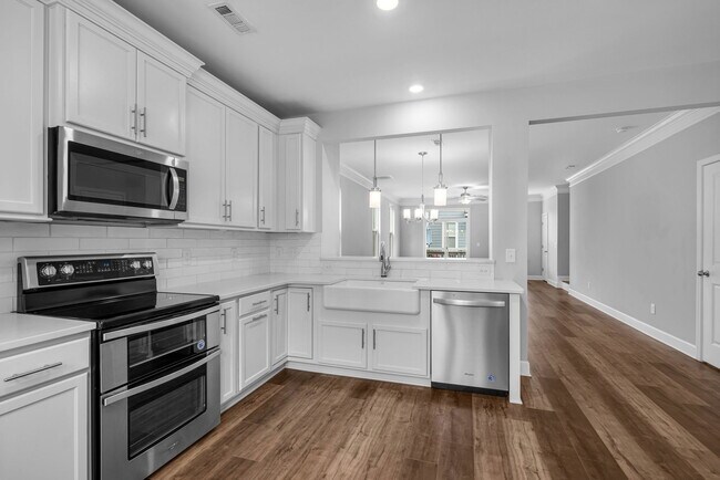 Building Photo - 300 Kara Ln