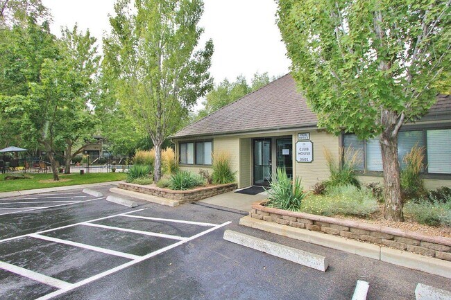 Building Photo - 3695 S Gekeler Ln