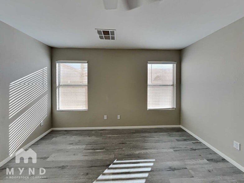 Building Photo - 5910 Hilmont St