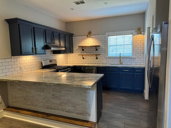Building Photo - 2445 Monarch Dr