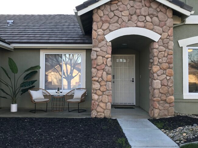 Building Photo - 2775 Stonebrook Cir