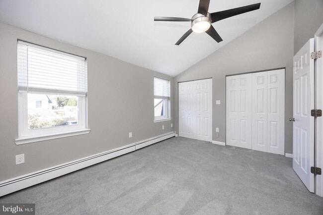 Building Photo - 561 A St