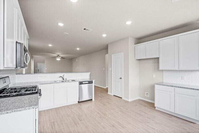 Building Photo - 25823 Boxwood Hedge Lane