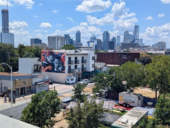Building Photo - 1200 E 11th St