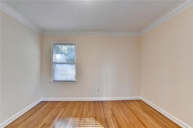 Building Photo - 4597 Briarcliff Rd NE