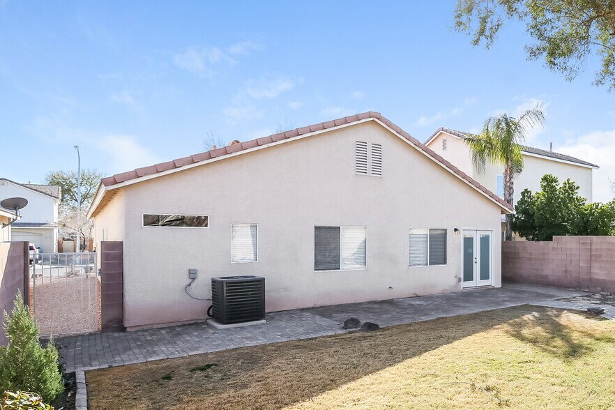 Building Photo - 3802 Caribbean Blue Ave