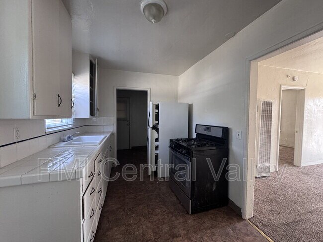 Building Photo - 1112 Barberry Ln
