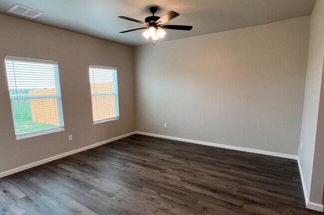 Building Photo - Townhome For Rent NW OKC!
