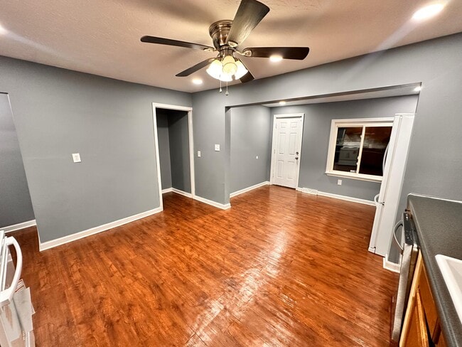 Building Photo - 1240 S 17th St