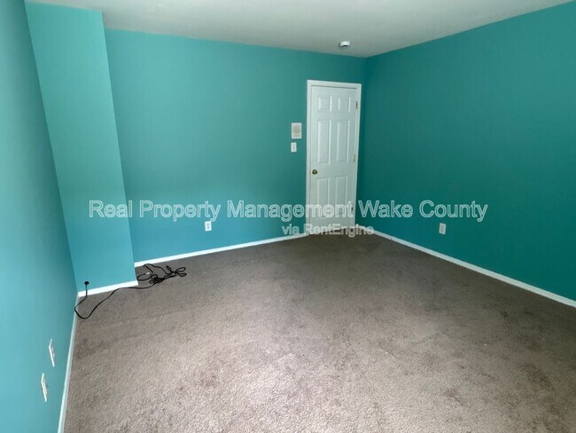 Building Photo - 5323 Seaspray Ln