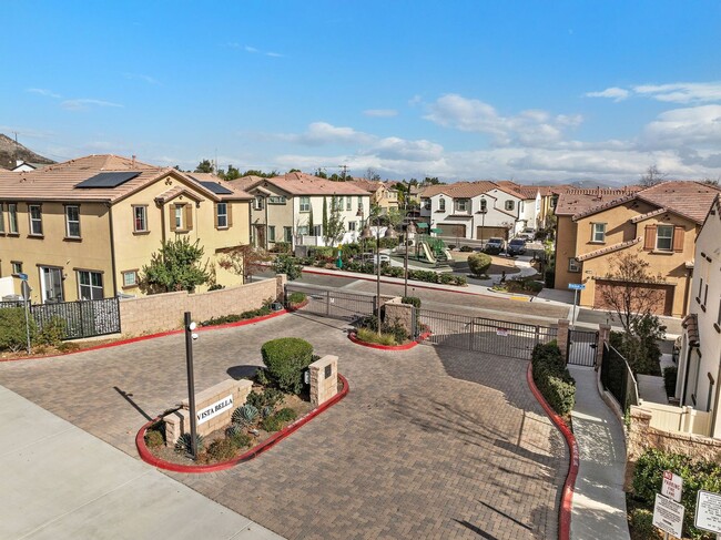 Building Photo - Gorgeous Murrieta 4 Bedroom Home Located w...