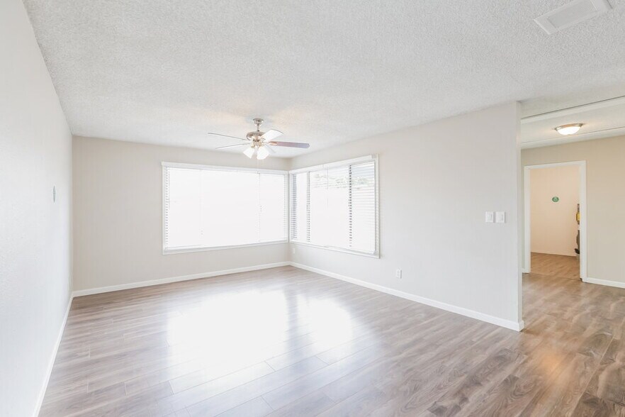 Building Photo - 4014 E Apollo Rd