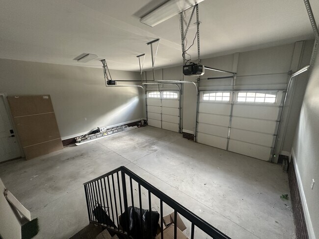 Building Photo - 253 Shawcroft Rd