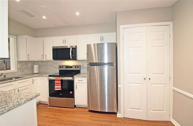 Building Photo - 38 La Rue Pl NW