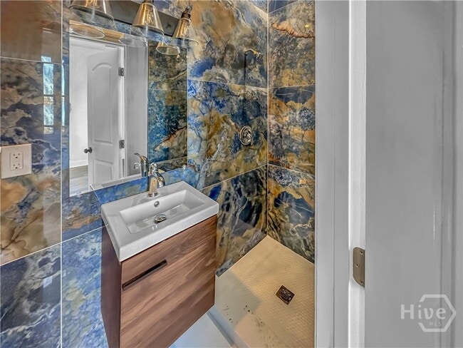 Building Photo - 312 W 37th St