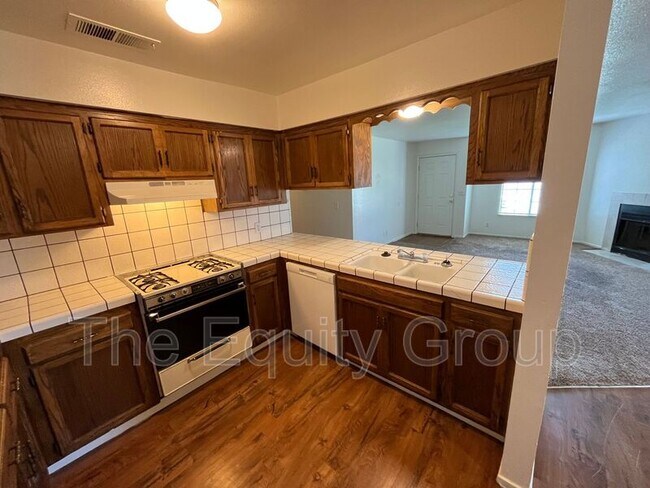 Building Photo - 4220 W Cypress Ave