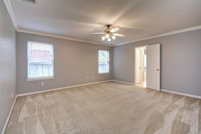 Building Photo - 2114 Whirlaway Dr