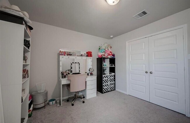 Building Photo - 1123 Vine House Dr