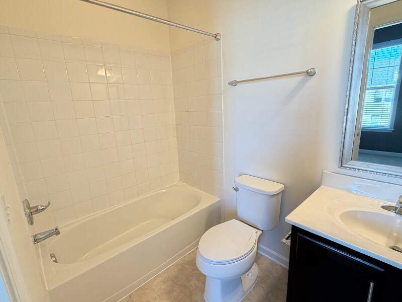 Building Photo - 629 Quarterpath Way