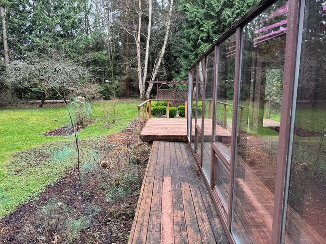 Building Photo - Samish Island home available February through May