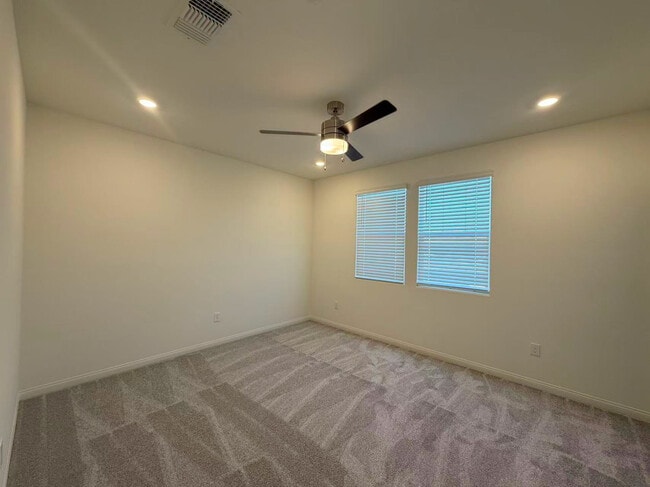 Building Photo - 519 La Vis Acrs Ln