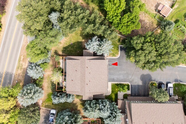 Building Photo - 562 Evans Ct
