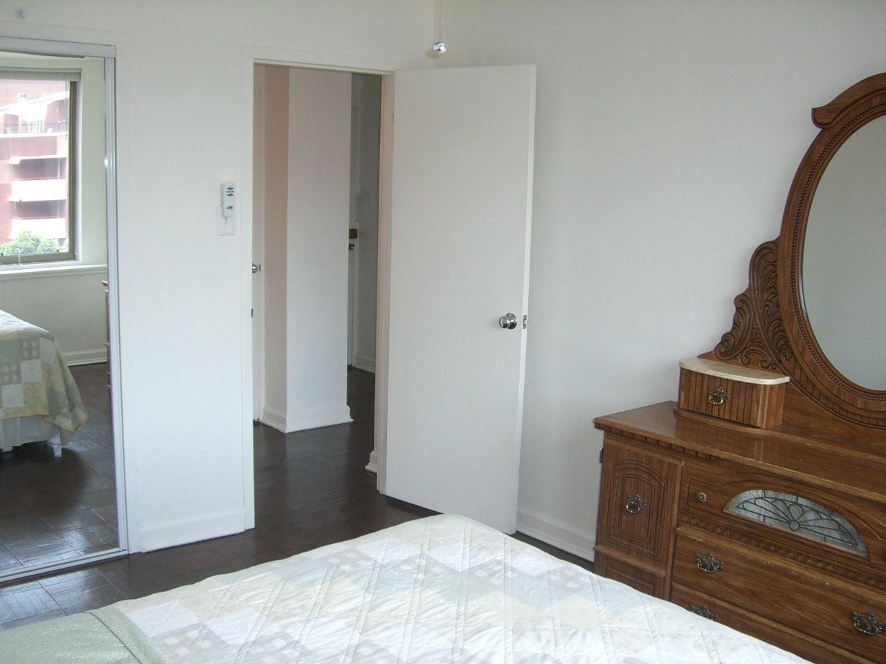 Building Photo - 1121 Arlington Blvd