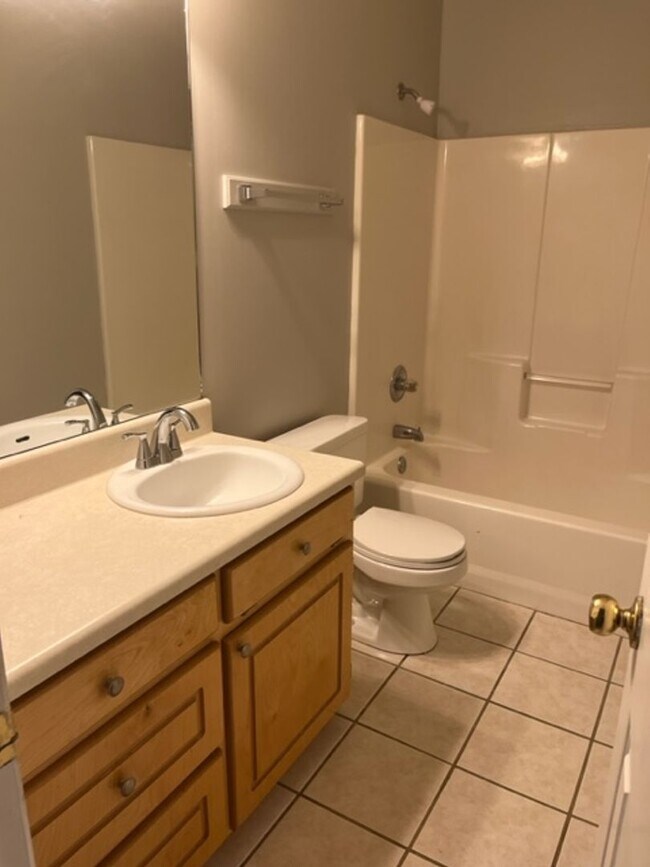 Building Photo - 112 Huntingdon Dr