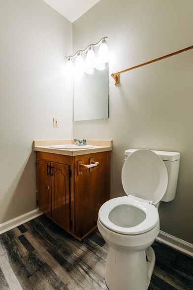 Building Photo - 1210 Douglas MacArthur St