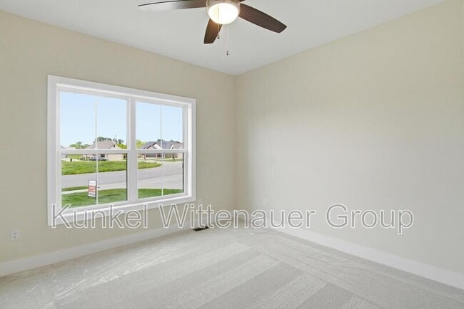 Building Photo - 829 Bushwood Way