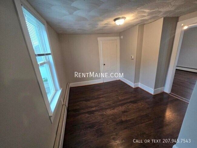 Building Photo - 1237 State St