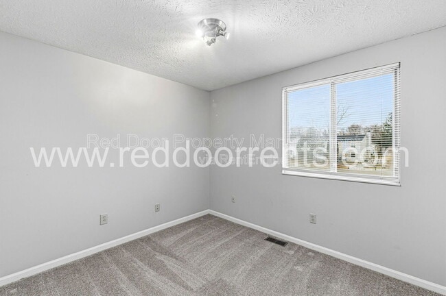 Building Photo - 8029 Cardinal Cove W