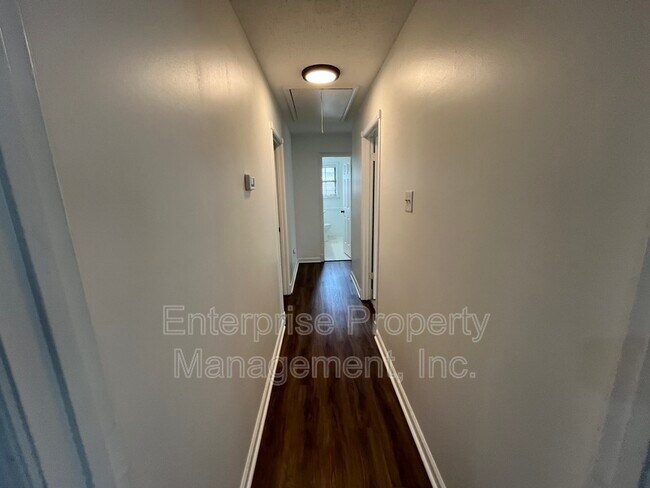 Building Photo - 1764 Chertsy Dr