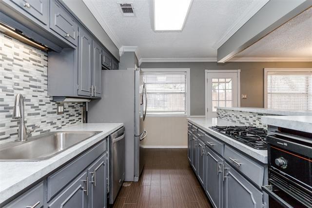 Building Photo - 2517 Rosewood Dr