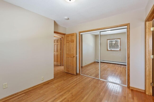 Building Photo - Updated 2 Bedroom with Hardwood Floors!