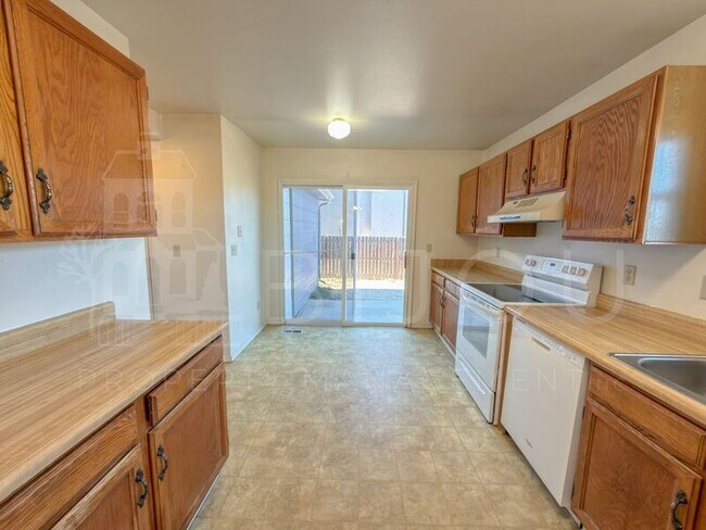 Building Photo - 3498 Mountainside Dr