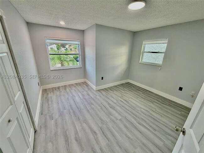 Building Photo - 13259 SW 9th Ln