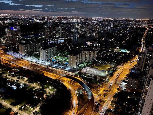 Building Photo - 18975 Collins Ave