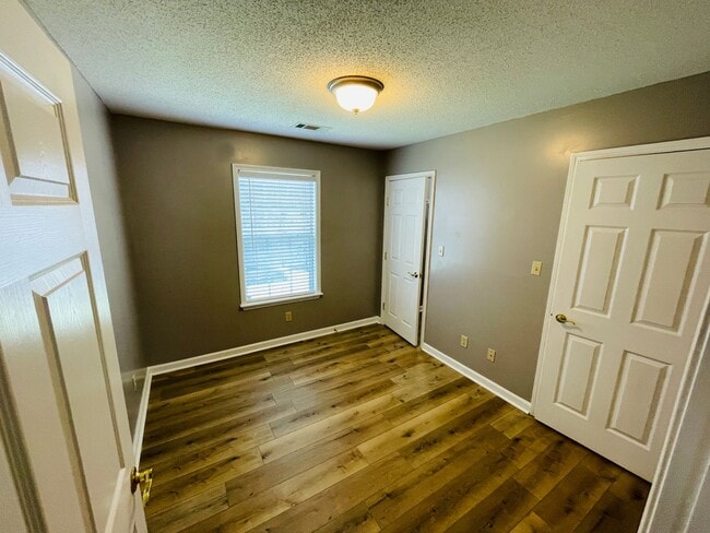 Building Photo - 3BD/2BA FOR RENT