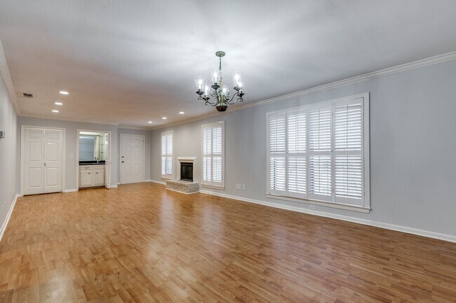 Building Photo - 2-BEDROOM, 2-BATHROOM CONDOMINIUM AT FARMINGTON COMMONS